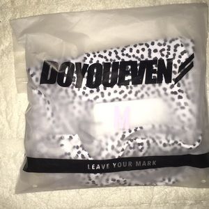 DOYOUEVEN White Speckled Medium Shorts